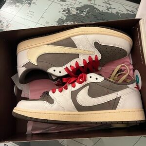 Jordan 1 low Travis Scott reverse mocha